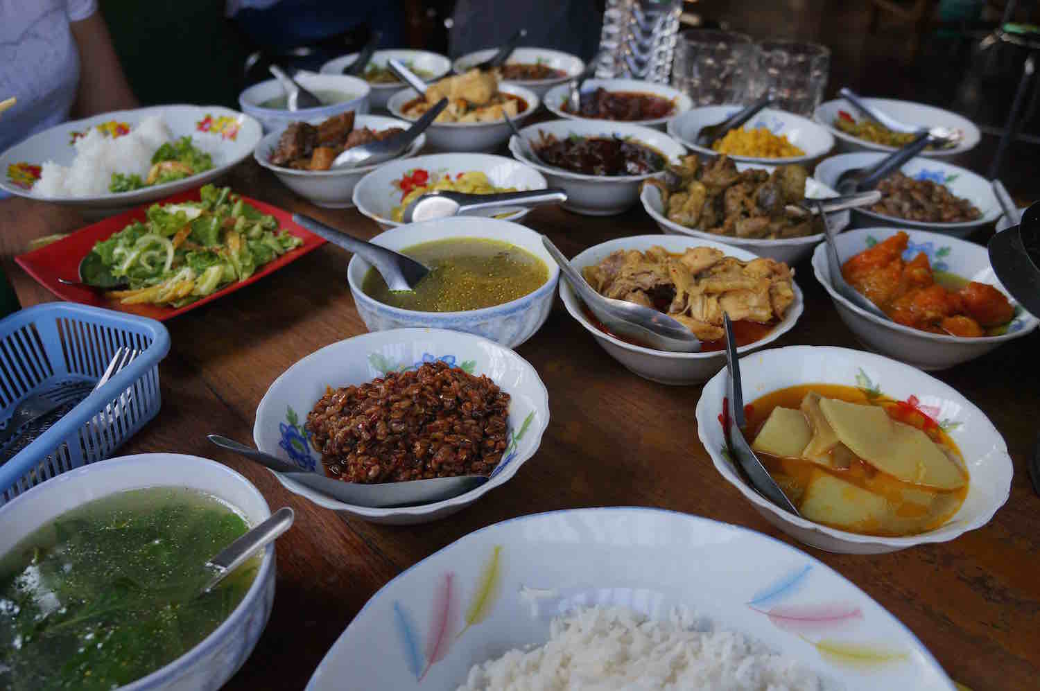 Myanmar traditionelles Buffet